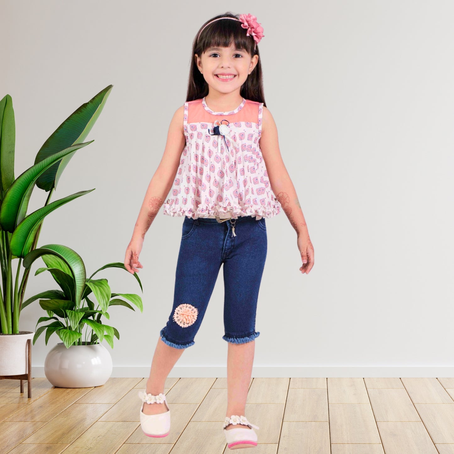 (RC-7763) Sleeveless Pleated and Frill Border Top with Matching Capri Jeans