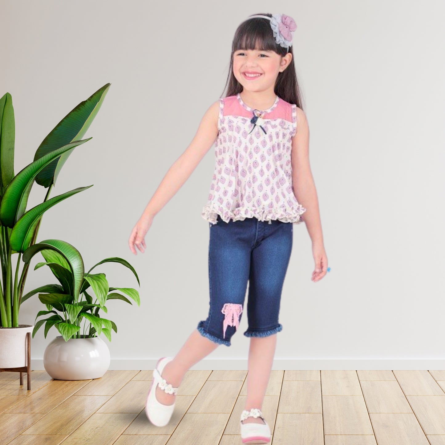 (RC-7763) Sleeveless Pleated and Frill Border Top with Matching Capri Jeans