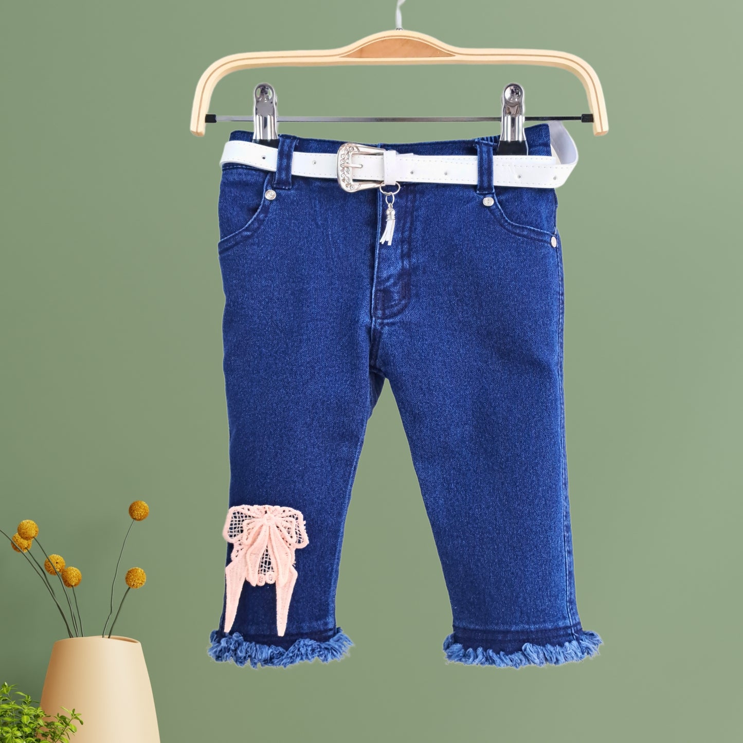 (RC-7763) Sleeveless Pleated and Frill Border Top with Matching Capri Jeans