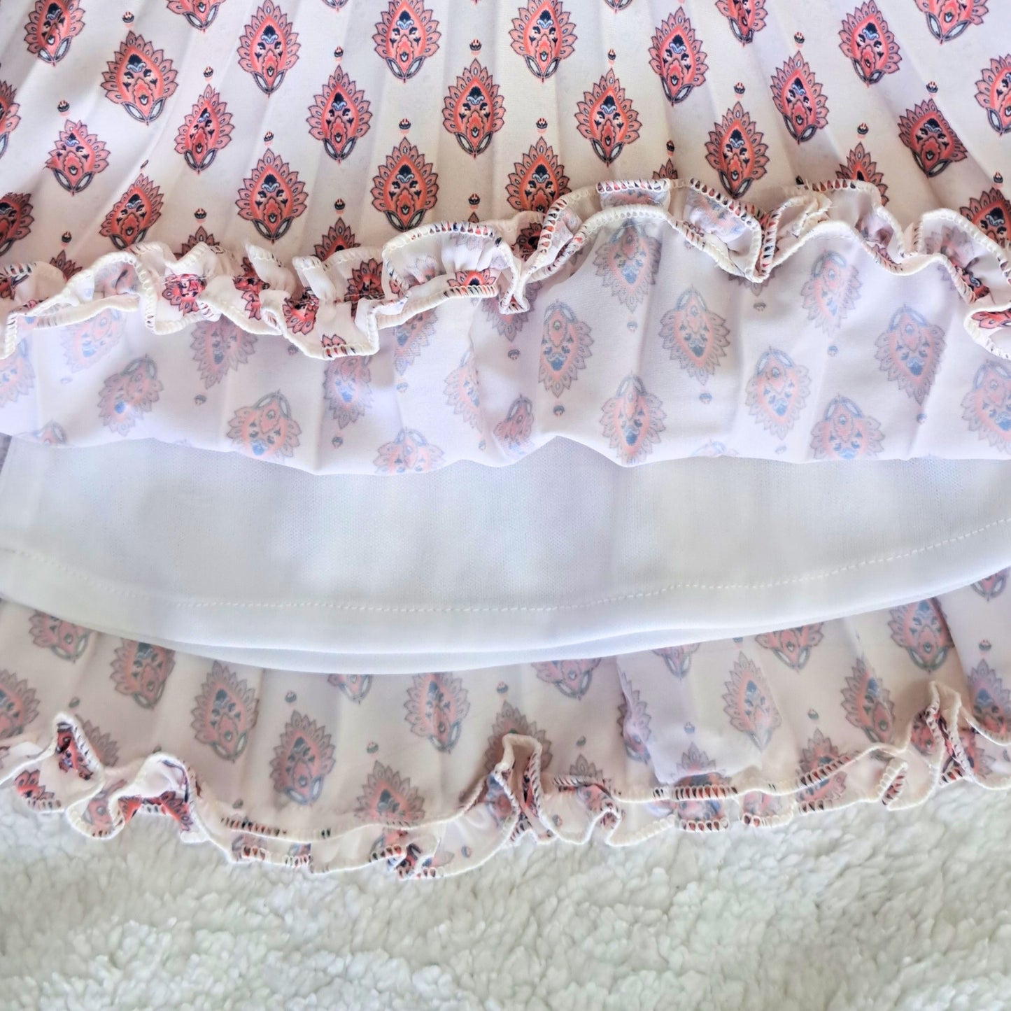 (RC-7763) Sleeveless Pleated and Frill Border Top with Matching Capri Jeans