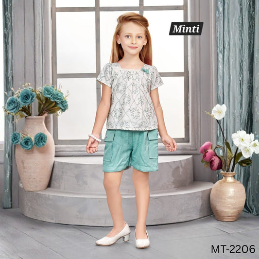(MT-2206) Girls Shorts and Top 16/26